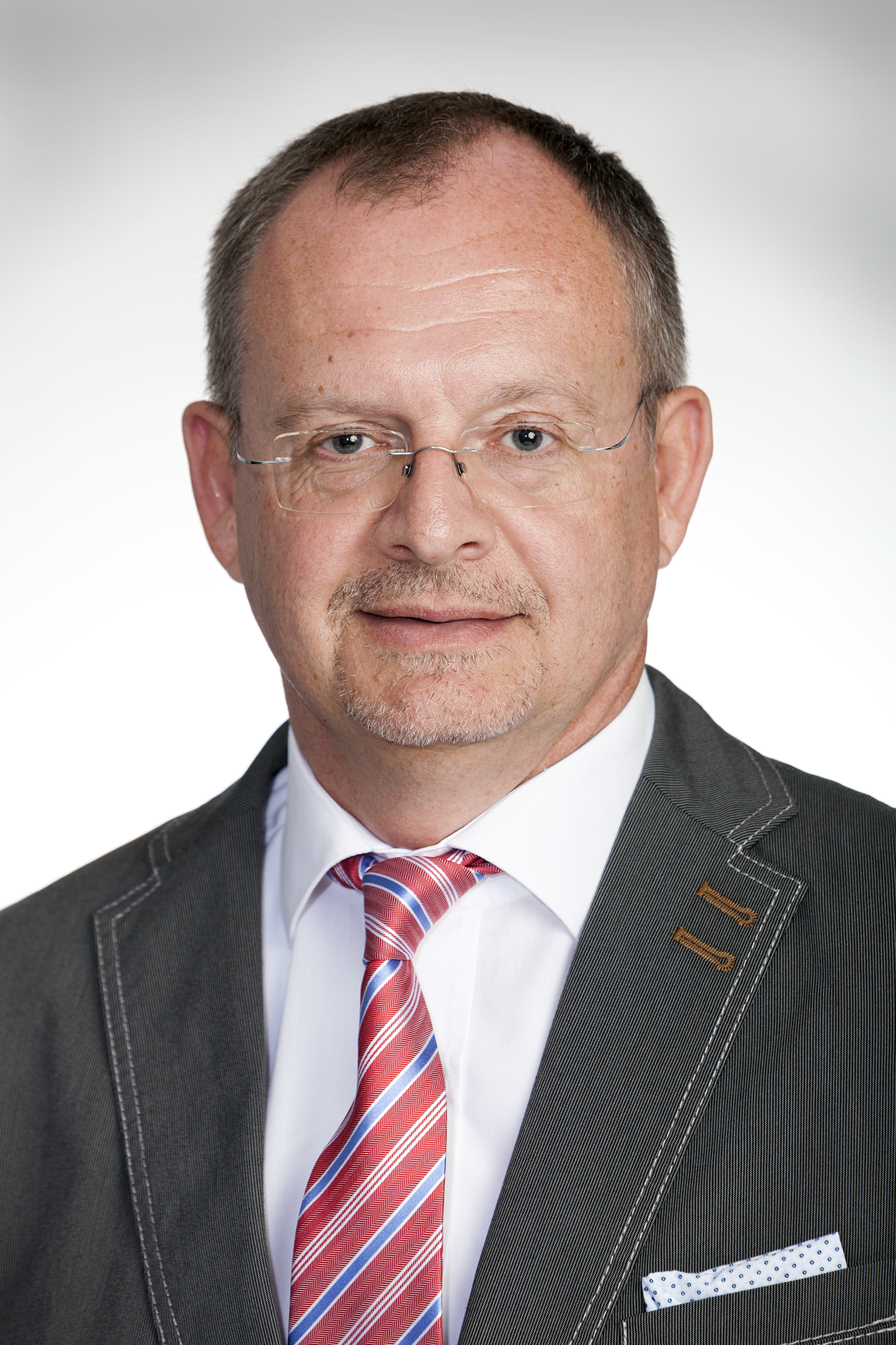 Porträtfoto Dr. Klaus Ropin, Leiter Fonds Gesundes Österreich