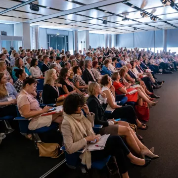 Foto: Gut besuchter Vortragssal