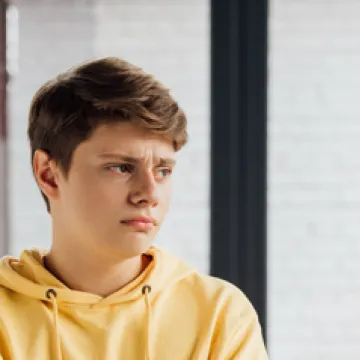 Foto: Trauriger Jugendlicher