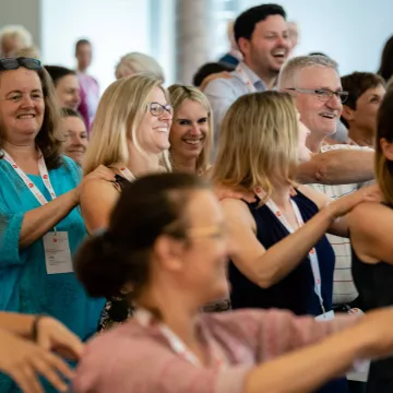 Teilnehmerinnen und Teilnehmer bei einer Gesundheitsförderungskonferenz des FGÖ