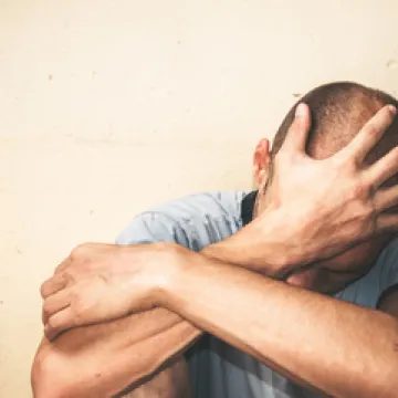 Verzweifelter jungen Mann