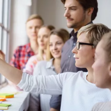 Gruppenarbeit mit Post its