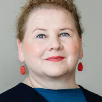 Portraitfoto Bundesministerin Korinna Schumann