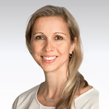 Portraitfoto Anita Denk-Slavik