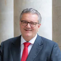 Peter Hacker