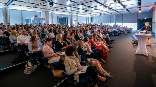 Foto: Gut besuchter Vortragssal