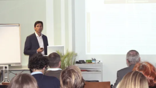 Foto: Thomas Mattig beim Vortrag