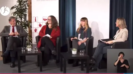 Die Podiumsteilnehmer - Screenshot des Tagungsvideos